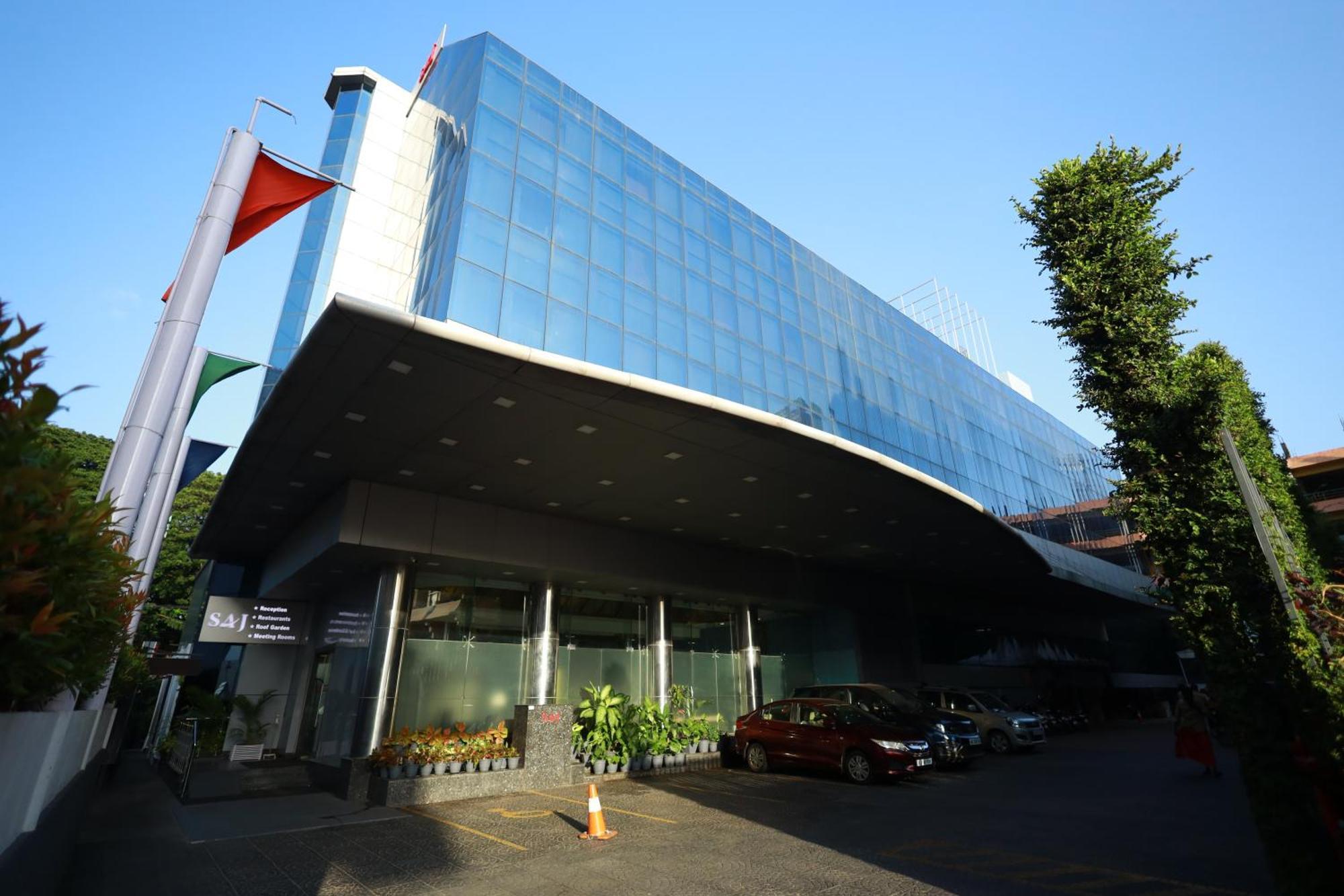 โรงแรมสัจ ลูเซีย Thiruvananthapuram ภายนอก รูปภาพ